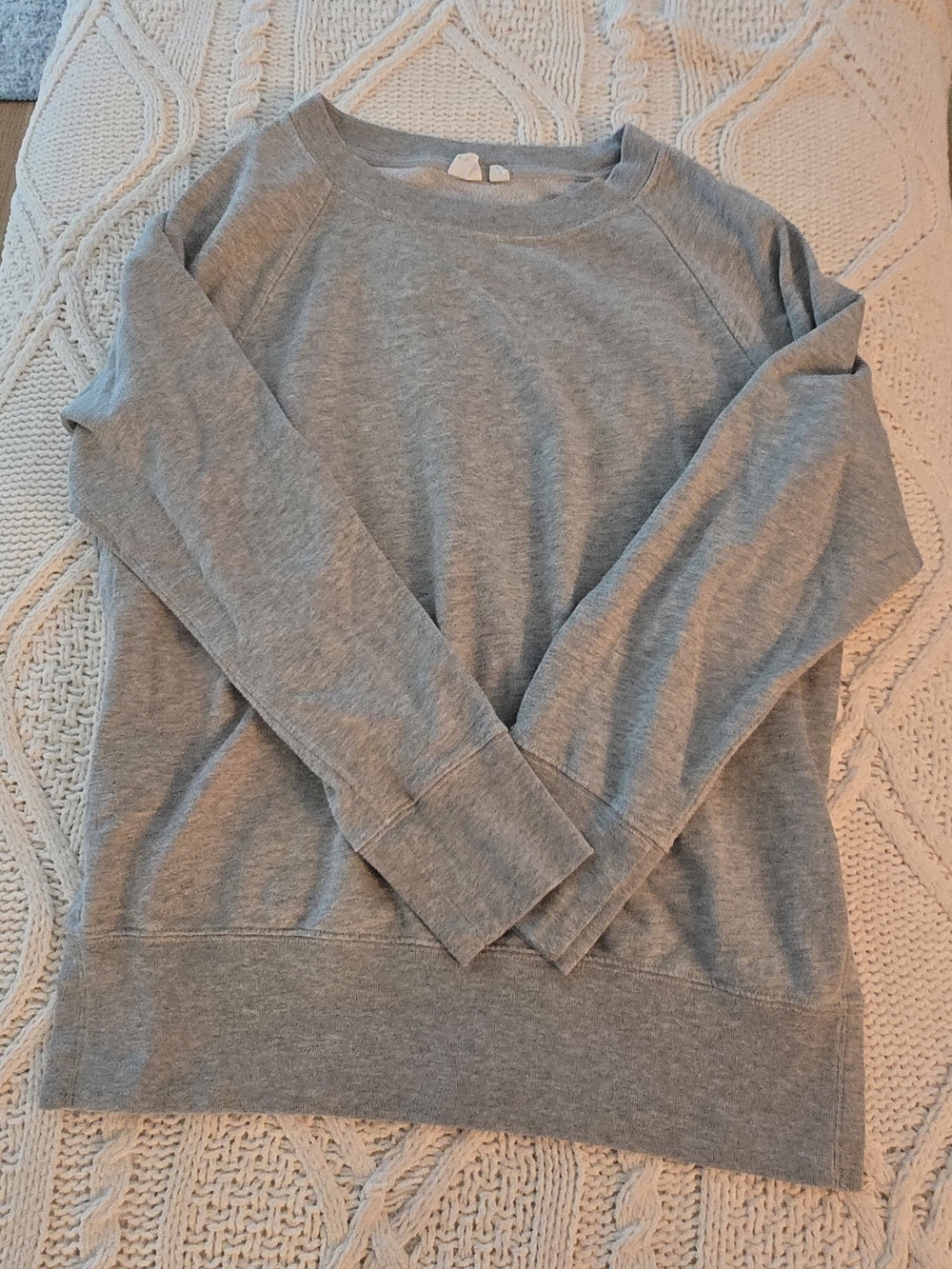 GAP Light Gray Crewneck Sweatshirt women's M
